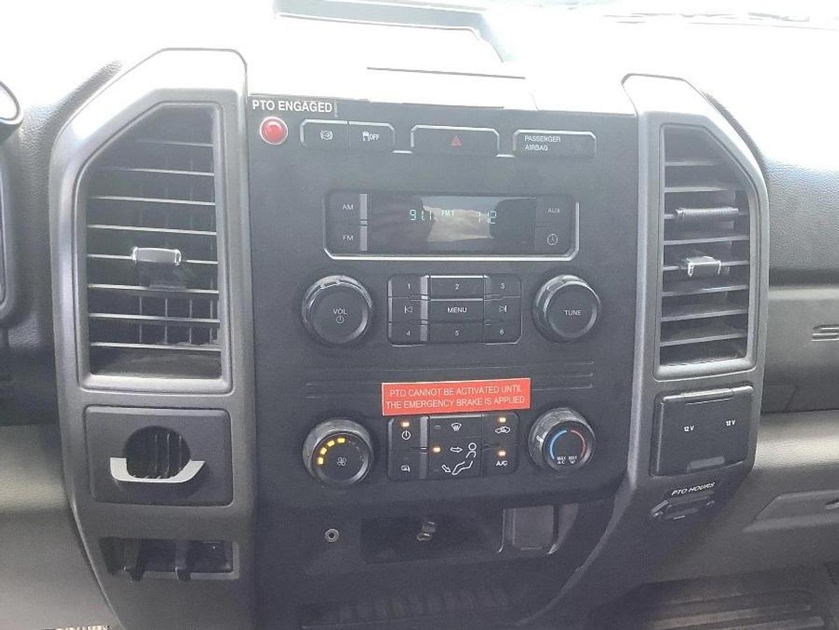 Used Altec AT41M Bucket Boom on 2019 Ford F550 4x4 Reg Cab Service Truck - 15762