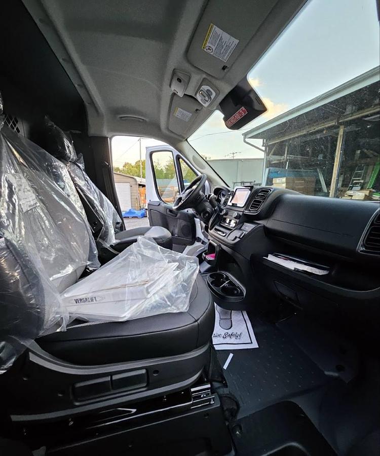 Used Versalift VANTEL29 NE Bucket Van on 2023 RAM 3500 VAN - R52427