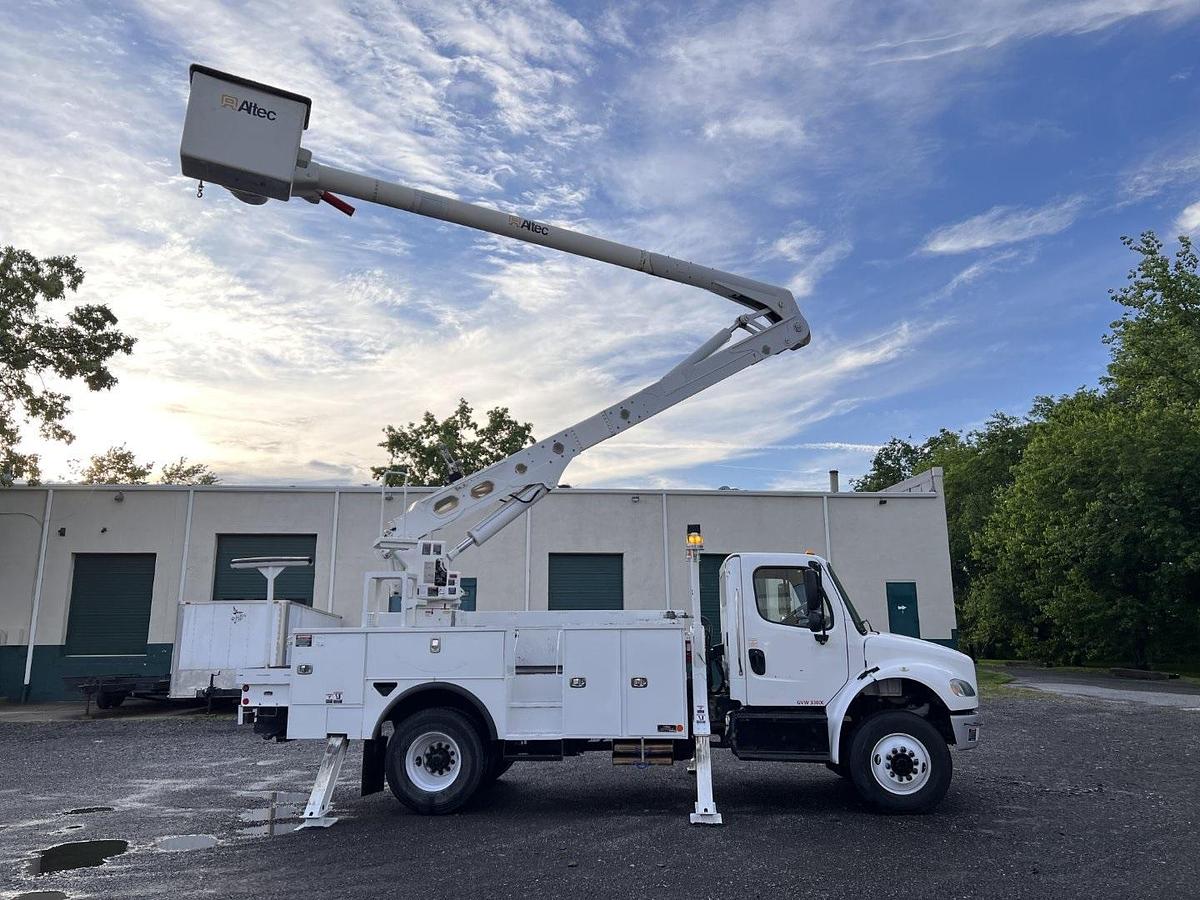 Used Altec AA55-MH 60ft Bucket Boom on 2015 Freightliner M2-106 Reg Cab Utility Truck - RA2157