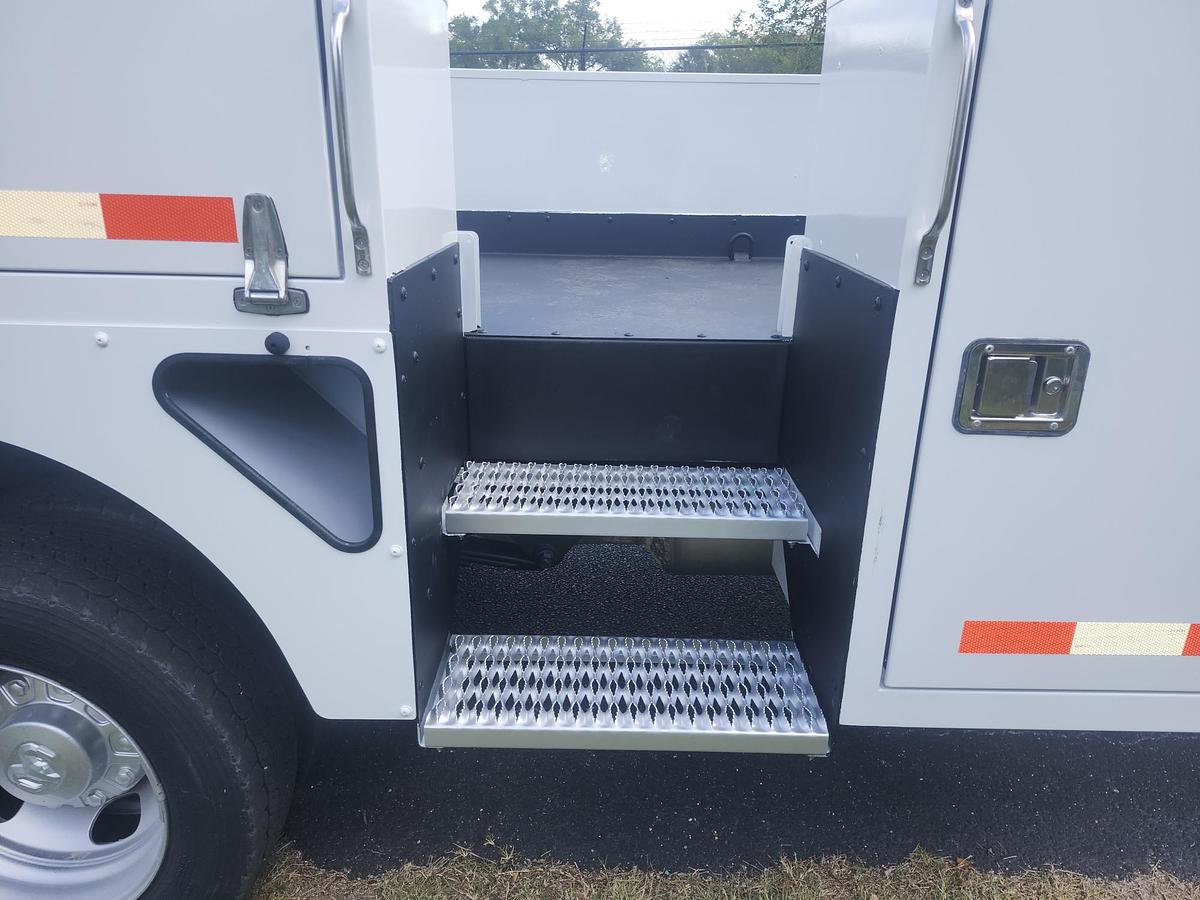 Used Posi-Plus 700-40 34 ft on 2022 Ram 5500 4x2 Cable Placer Bucket Truck - 38321