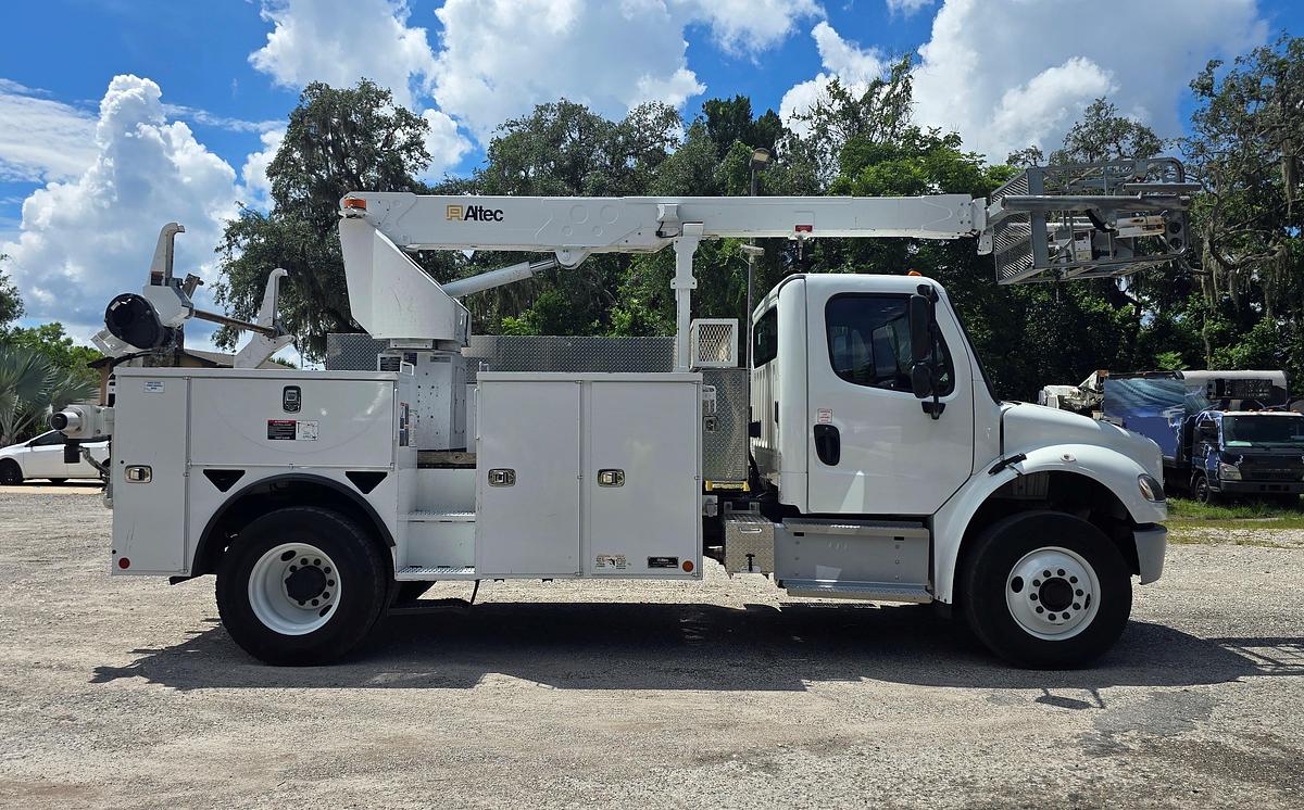Used Altec T40P Cable Placer on 2023 Freightliner M2-106 - MG4199