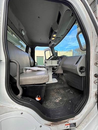 Used Altec AT40C Cable Placer on 2014 Freightliner M2-106 Reg Cab Utility Truck - RS7222