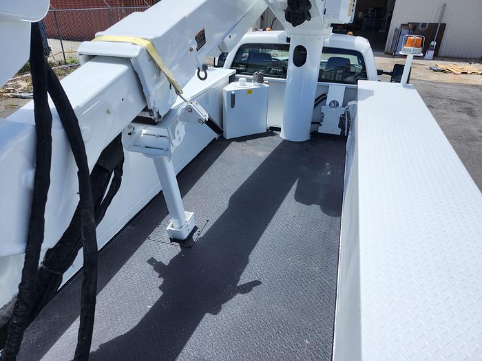 Used Altec AT40S 45ft WH Sign Truck 2 man Basket with Jib on 2016 Ford F550 - 01646