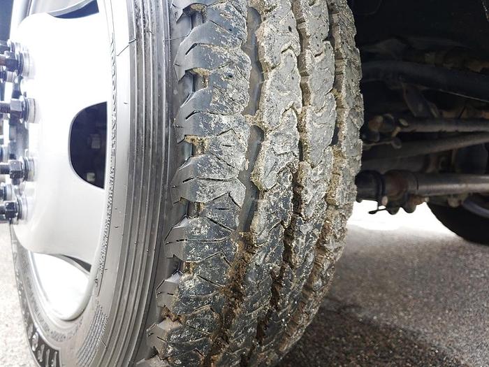 Used Altec AT41M Bucket Boom on 2018 Ford F550 4x4 Reg Cab Utility Truck - P04802