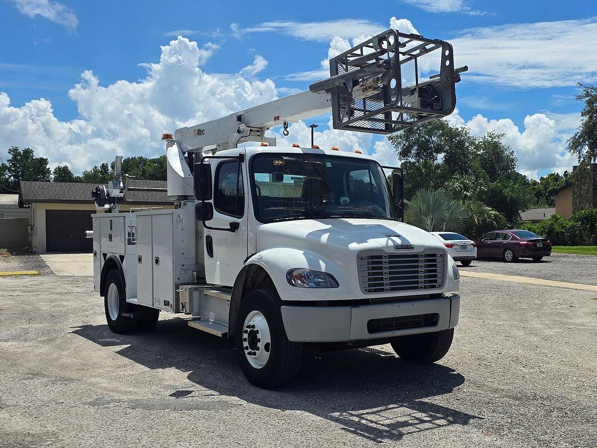 Used Altec T40P Cable Placer on 2023 Freightliner M2-106 - MG4199