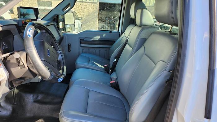 Used Altec AT40S Bucket Boom on 2016 Ford F550 Reg Cab Utility Truck - 72785