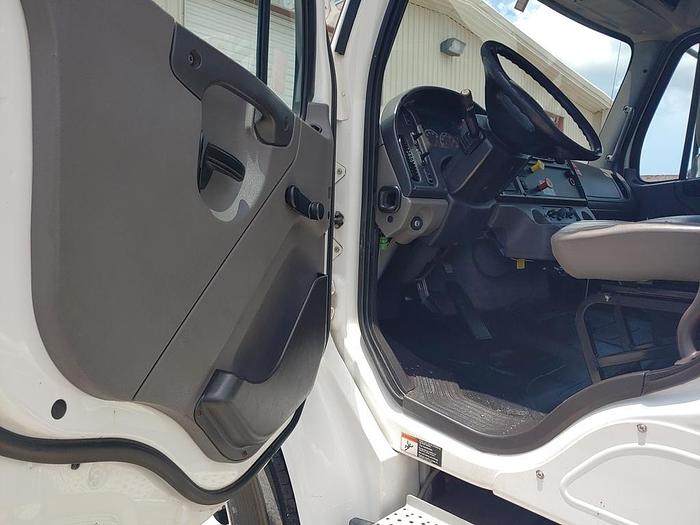 Used Altec AM55-MH, Over-Center Material Handling Bucket Truck rear mounted on 2017 Freightliner M2 106 - PF3147