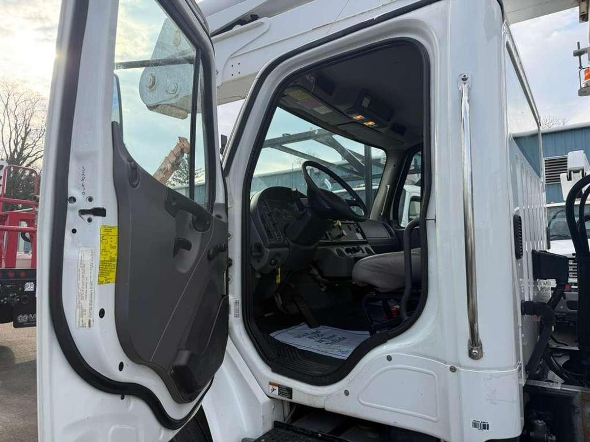 Used Altec AA55-MH 60ft Bucket Boom on 2015 Freightliner M2-106 Reg Cab Utility Truck - RA2157