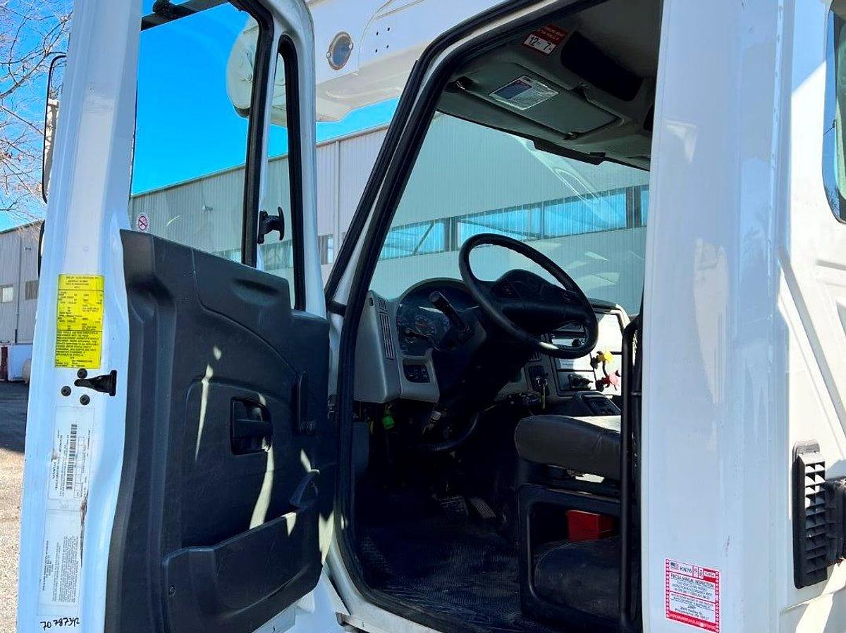 Used Altec AA55-MH Bucket Boom on 2018 International 4300 Reg Cab Utility Truck - R11468