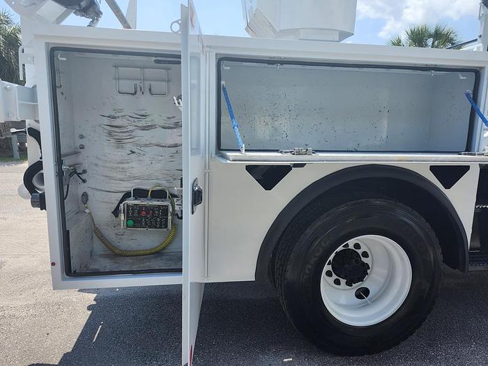 Used Altec AT40P Cable Placer on 2015 Ford F-750 XL Non-CDL Reg Cab Utility Truck - 75335