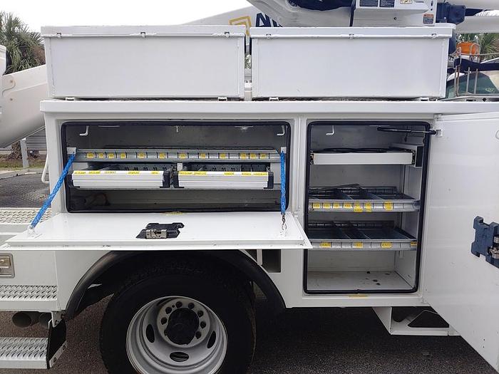 Used Altec AT41M Bucket Boom on 2018 Ford F550 4x4 Reg Cab Utility Truck - P04802
