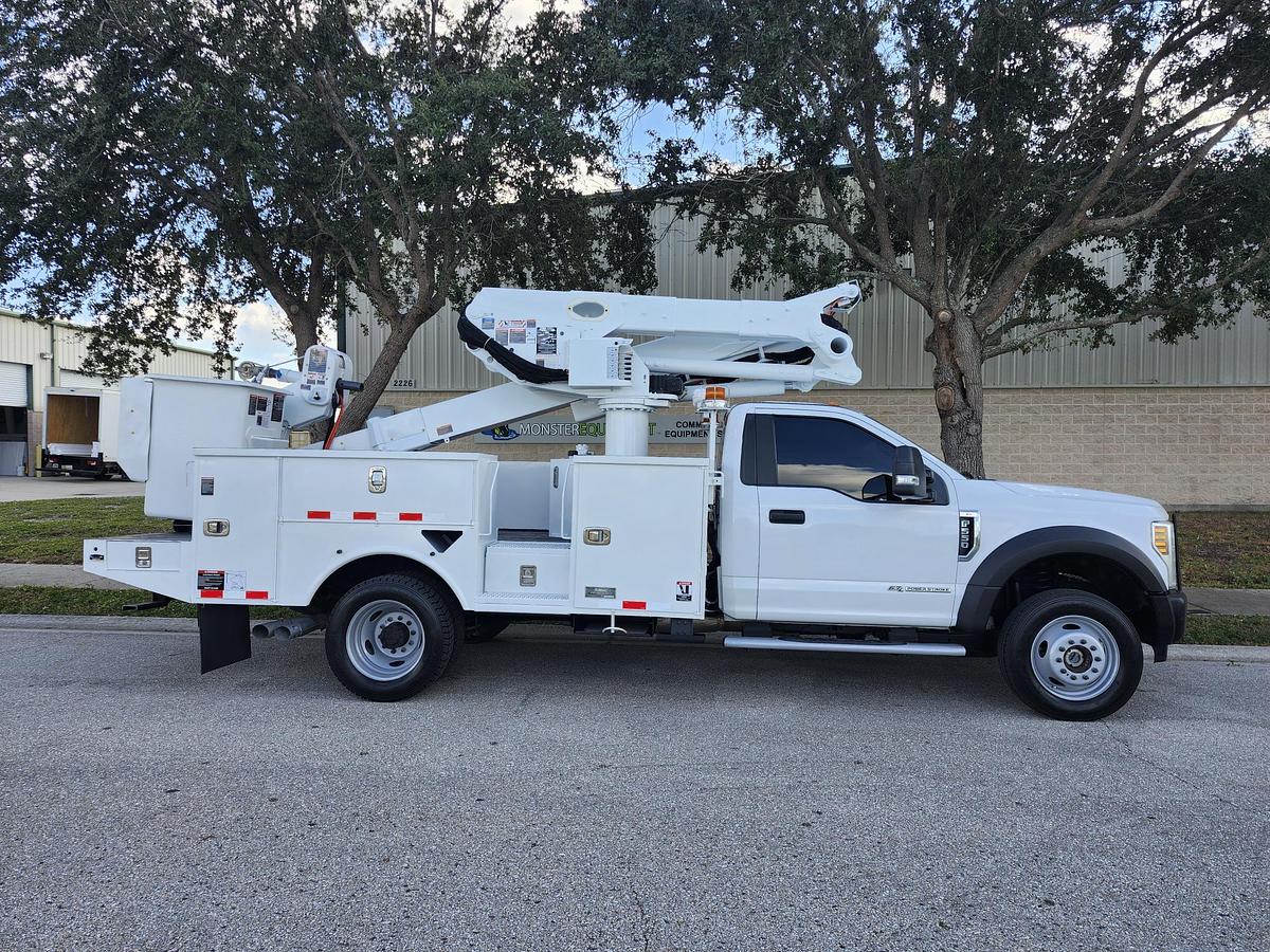 Used Altec AT41M Bucket Boom on 2019 Ford F550 4x4 Reg Cab Service Truck - 15762