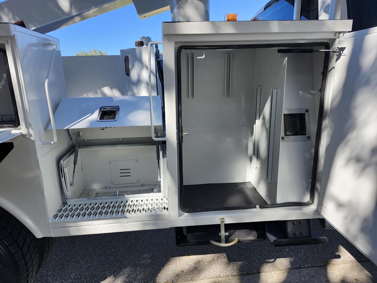 Used Altec AT41M Bucket Boom on 2019 Ford F550 4x4 Reg Cab Service Truck - 15762