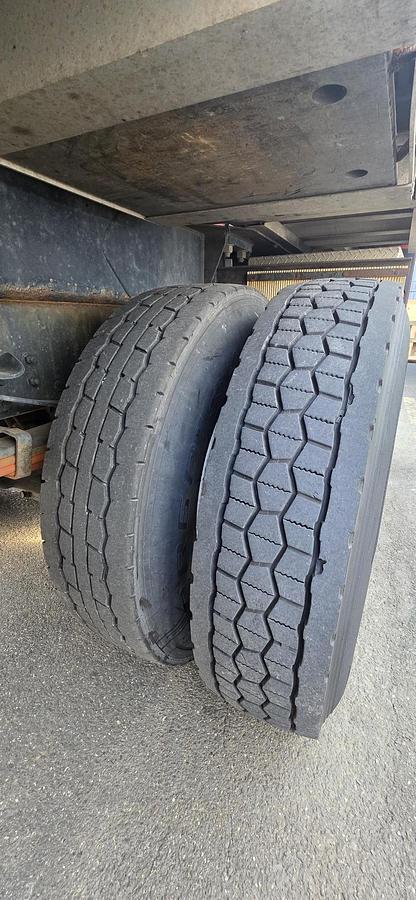 Used Elliott L55R Sign Crane on 2019 Freightliner Derated Non-CDL M2-106 Reg Cab Flatbed Truck - MM6930