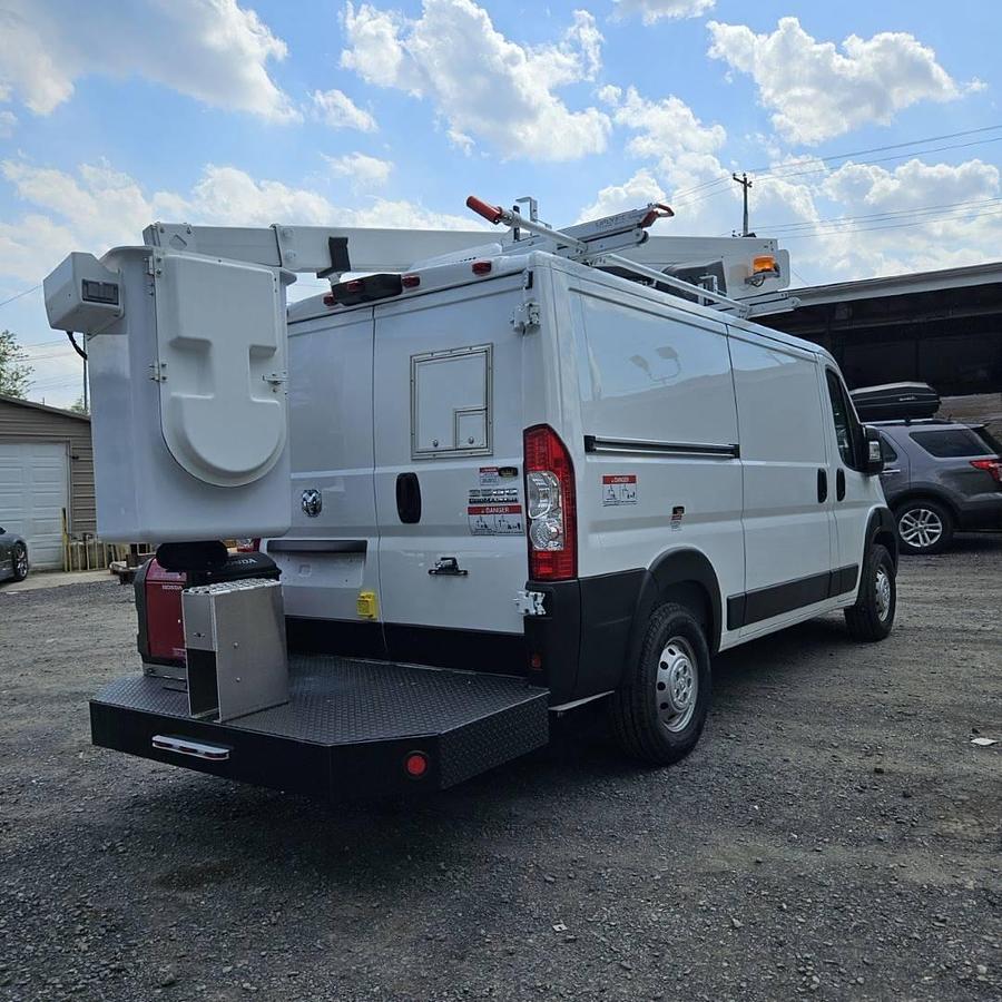 Used Versalift VANTEL29 NE Bucket Van on 2023 RAM 3500 VAN - R52427