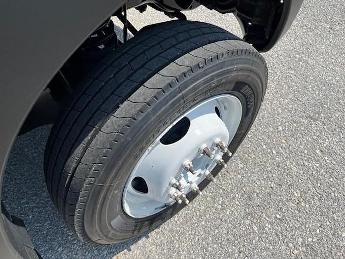 Used Altec AT40G Bucket Boom on 2014 Ford F550 Reg Cab Utility Truck - C70634