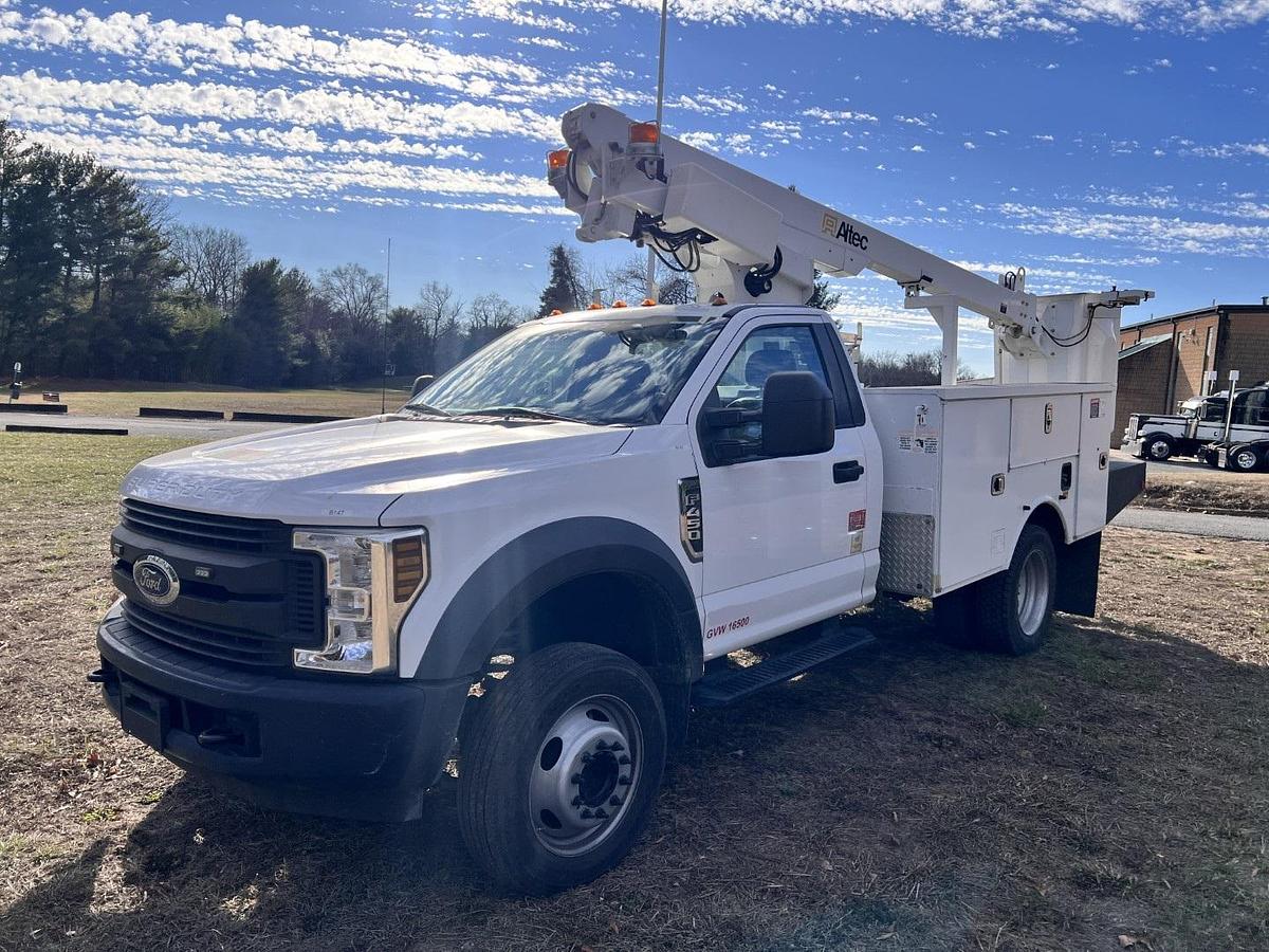 Used Altec AT200A Bucket boom on 2018 Ford F450 Reg Cab Utility Truck - R02774
