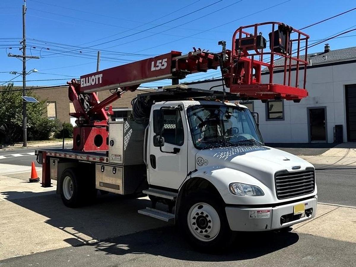 Used Elliott L55 Sign Crane on 2020 Freightliner M2-106 Non-CDL Reg Cab Flatbed Truck - ME3290