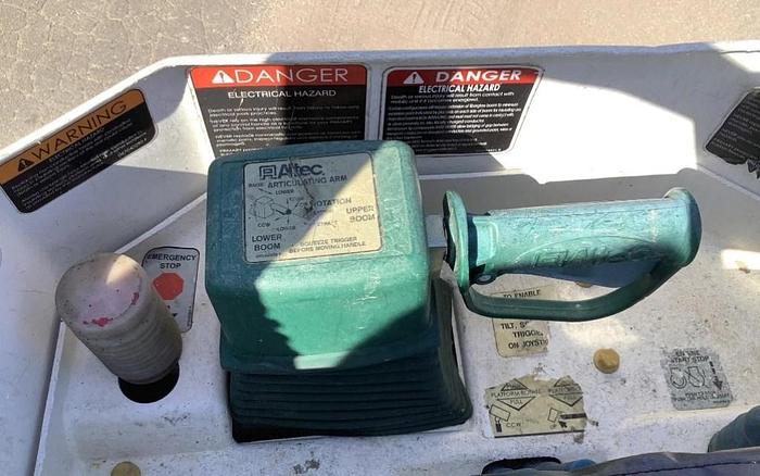 Used Altec AT41M Bucket Boom on 2018 Ford F550 Reg Cab Utility Truck - 99941