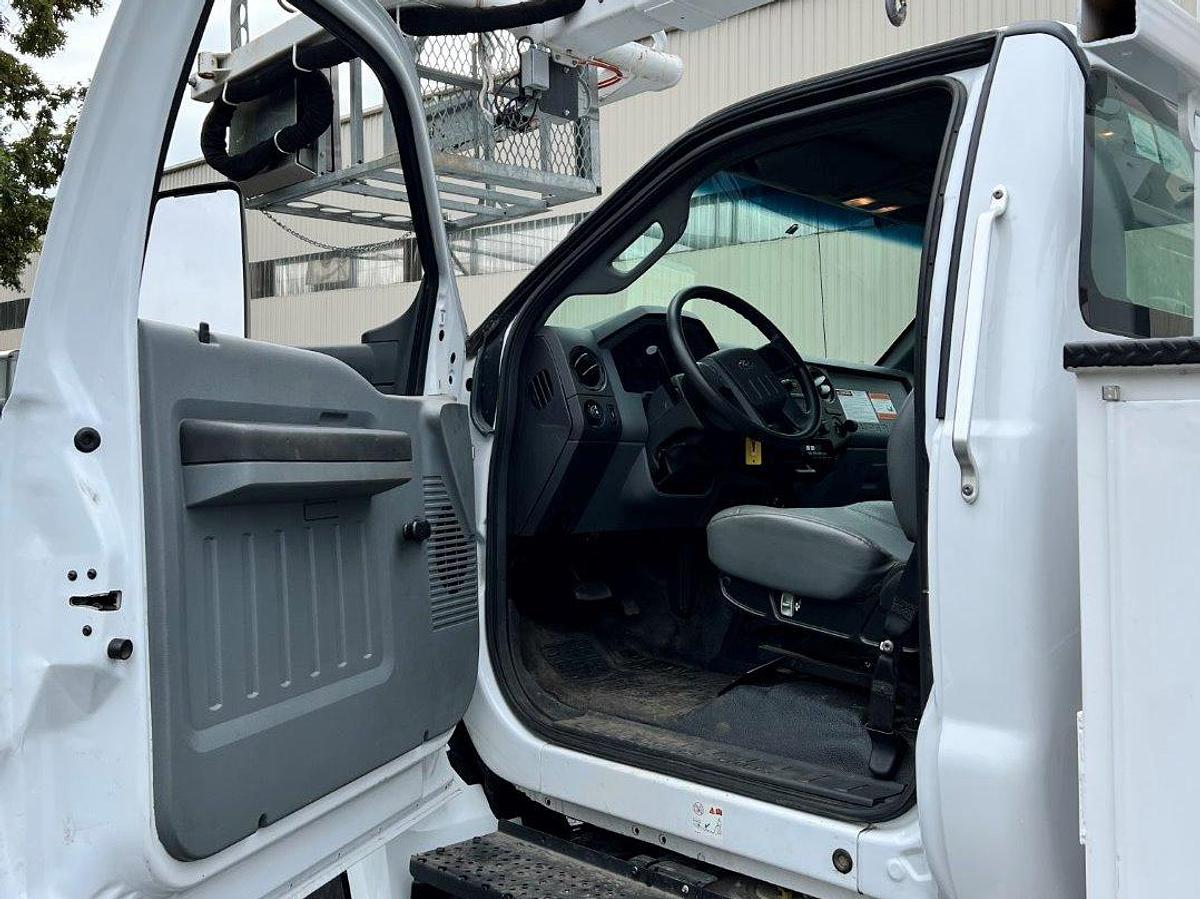 Used 2018 Ford F750 Reg Cab Utility Reel Truck - R08356