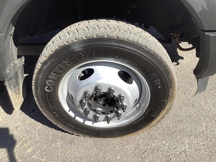 Used Altec AT41M Bucket Boom on 2018 Ford F550 Reg Cab Utility Truck - 99941