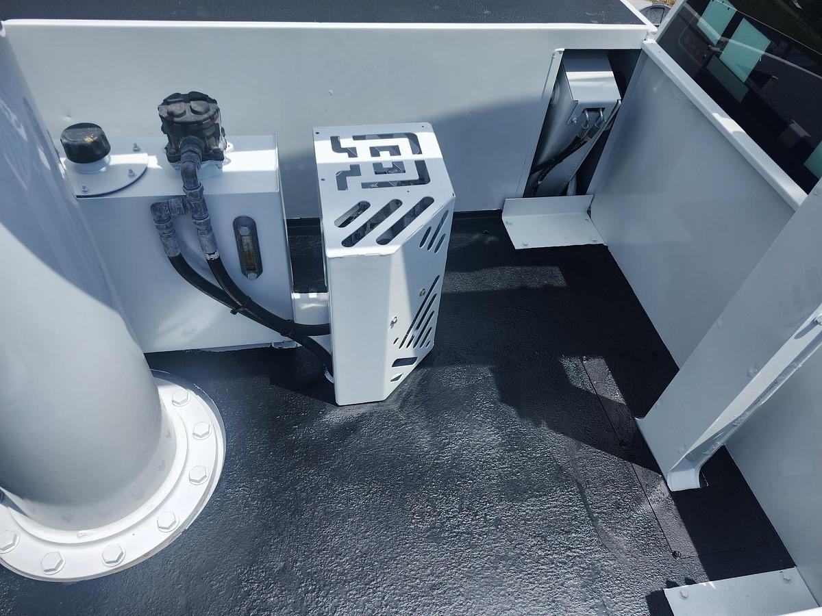 Used 2019 Altec AT48M Bucket Boom on a 2019 Ford F550 4x4 Regular Cab Utility Truck - 15672