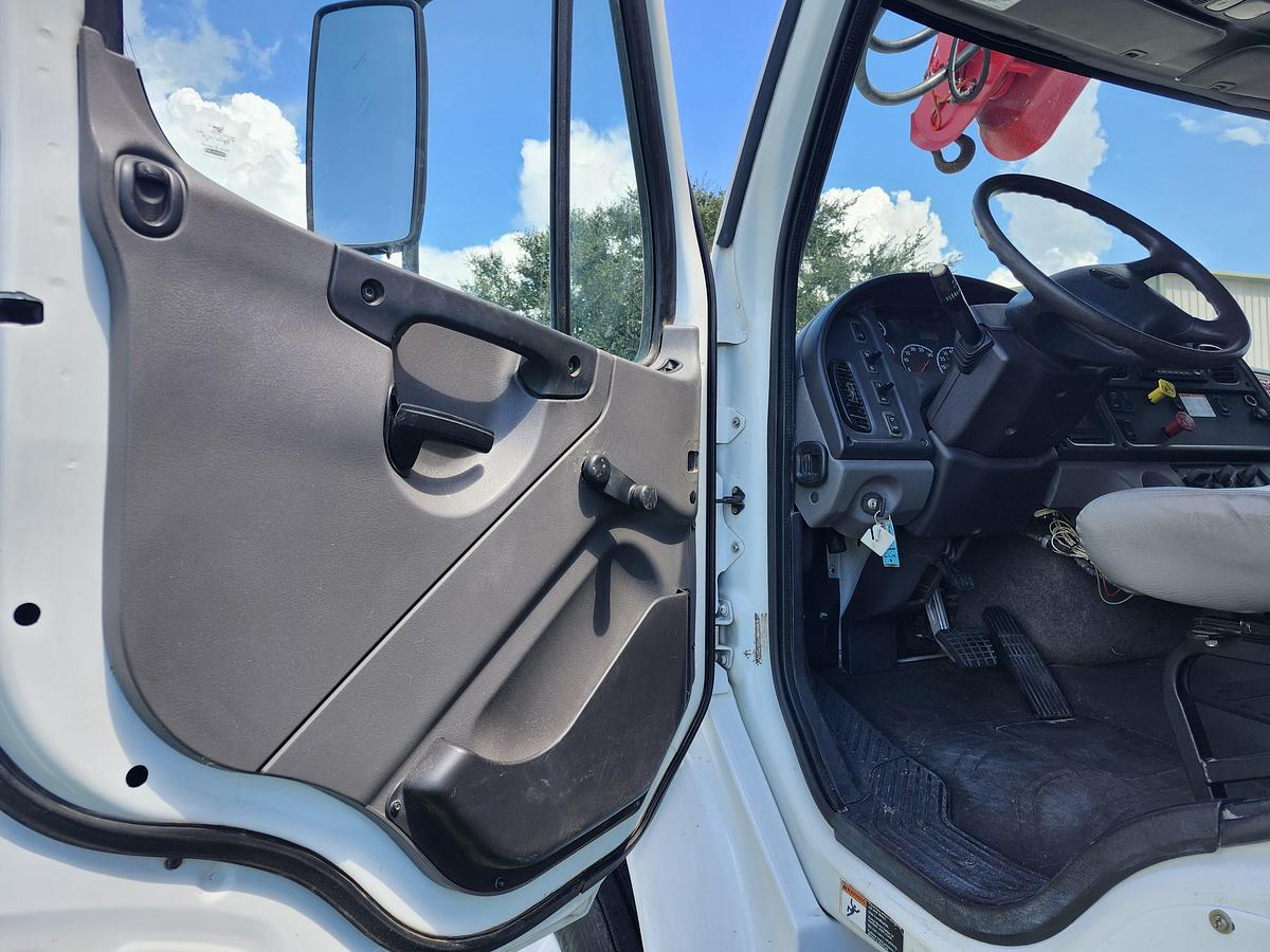 Used 2015 Altec DM47B-TR Digger Derrick on a 2015 4x4 Freightliner M2 106 - GC1733