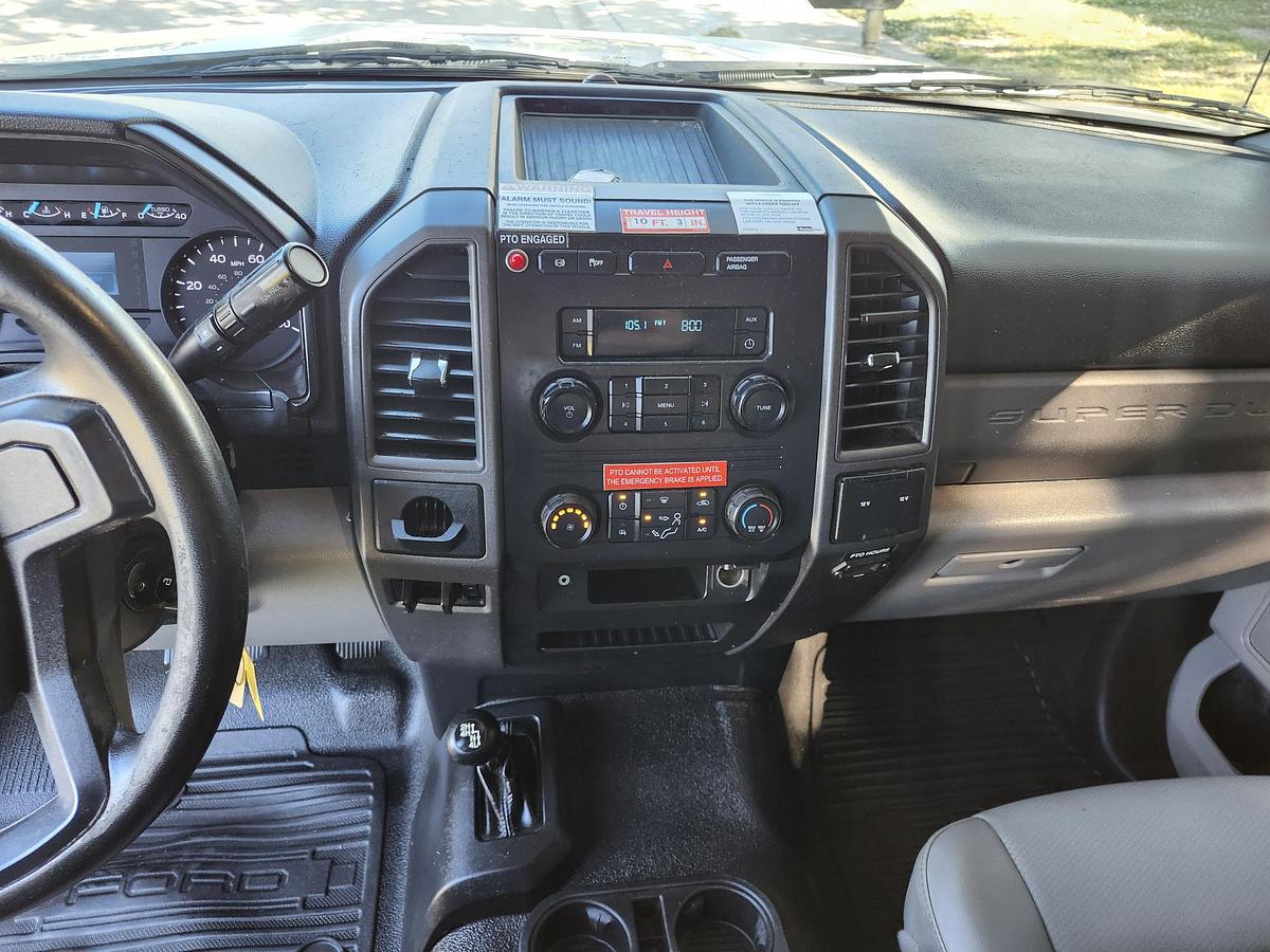 Used Altec AT41M Bucket Boom on 2019 Ford F550 4x4 Reg Cab Service Truck - 15762