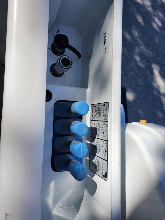 Used Altec AT41M Bucket Boom on 2019 Ford F550 4x4 Reg Cab Service Truck - 15762