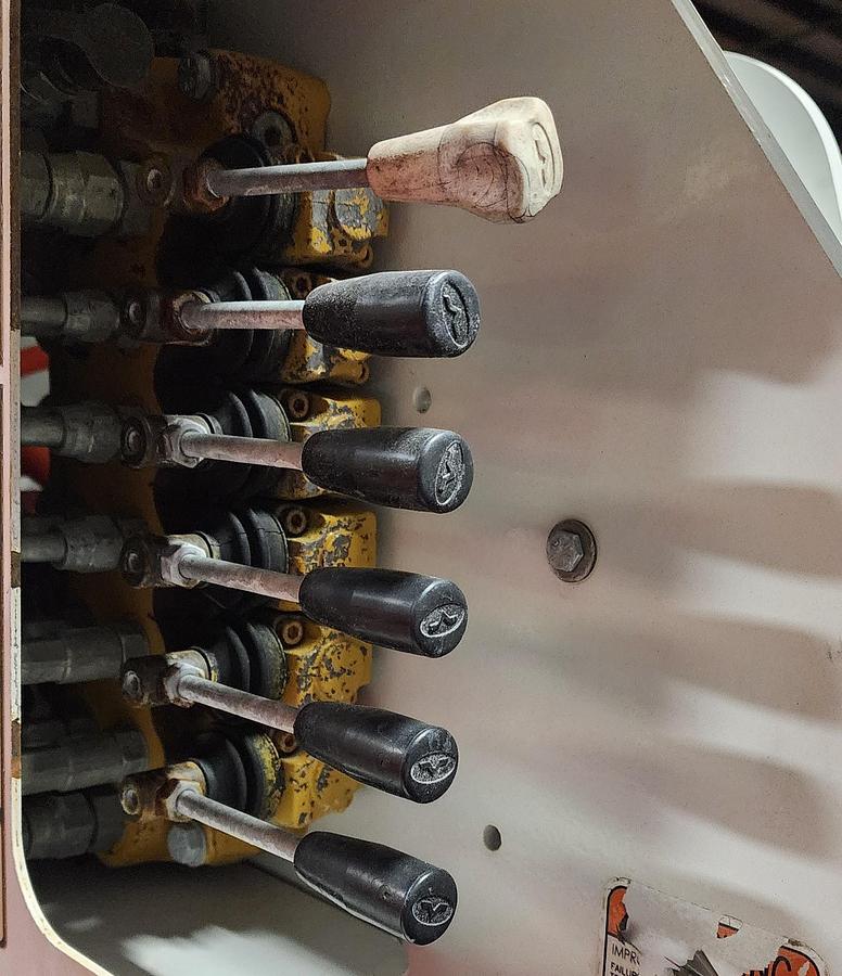 Used Altec AT41M Bucket Boom on 2019 Ford F550 4x4 Reg Cab Utility Truck - 88481