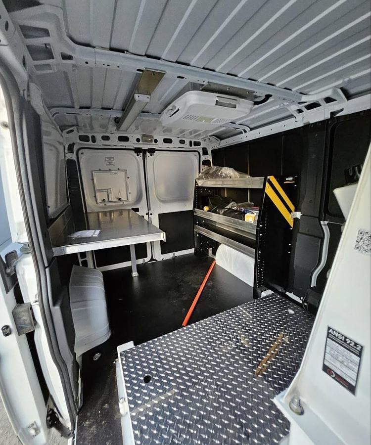 Used Versalift VANTEL29 NE Bucket Van on 2023 RAM 3500 VAN - R52427