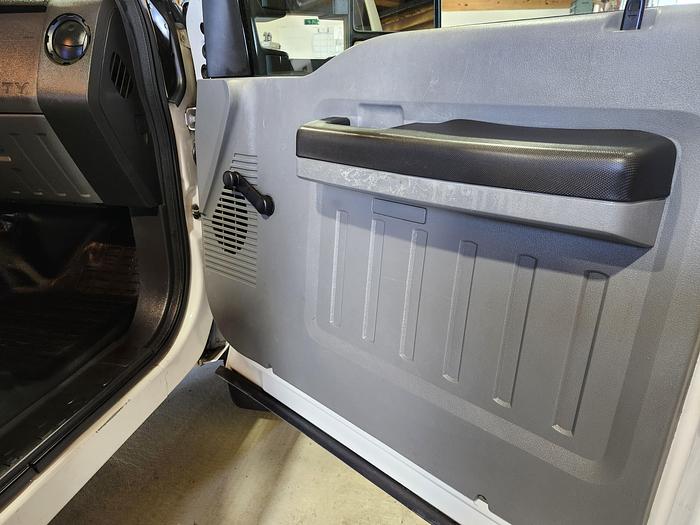 Used Versalift VST-47-SI 52' WH Bucket Boom on 2016 Ford F550 Reg Cab Utility Truck - 29260