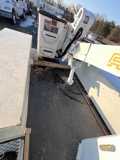 Used Altec AT41M Bucket Boom on 2019 Ford F550 4x4 Reg Cab Utility Truck - M03357