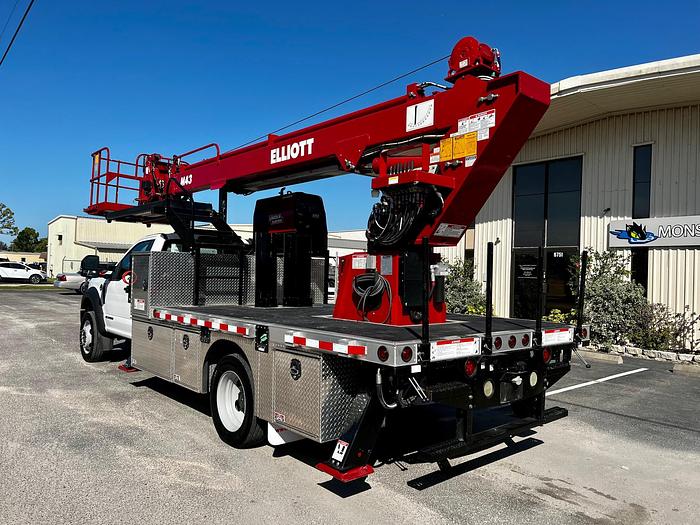 Used Elliott M43R Sign Crane on 2021 Ford F550 4x2 Reg Cab Flatbed Truck - M12904