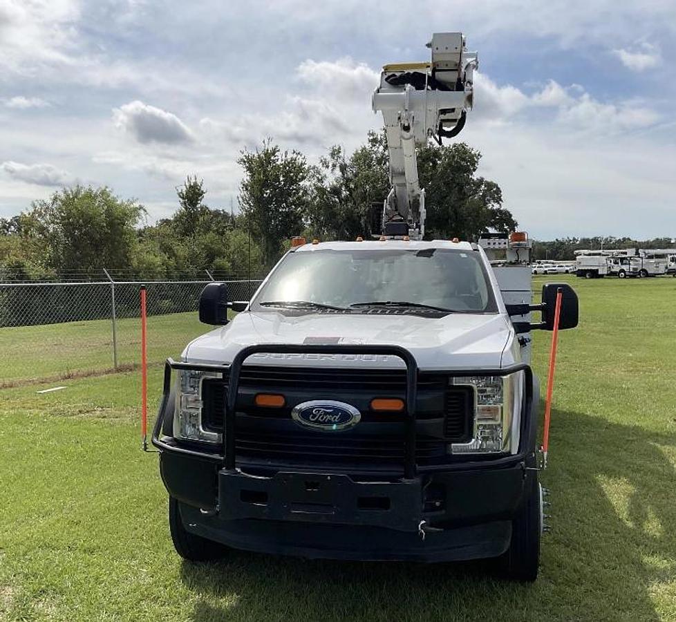 Used Altec AT41M Bucket Boom on 2019 Ford F550 4x4 Crew-Cab Bucket Truck - 96965