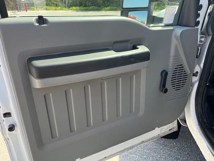 Used Altec AT40G Bucket Boom on 2014 Ford F550 Reg Cab Utility Truck - C70634