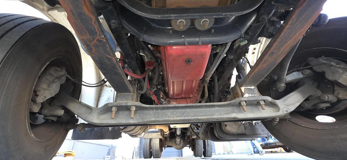 Used Elliott L55R Sign Crane on 2019 Freightliner Derated Non-CDL M2-106 Reg Cab Flatbed Truck - MM6930