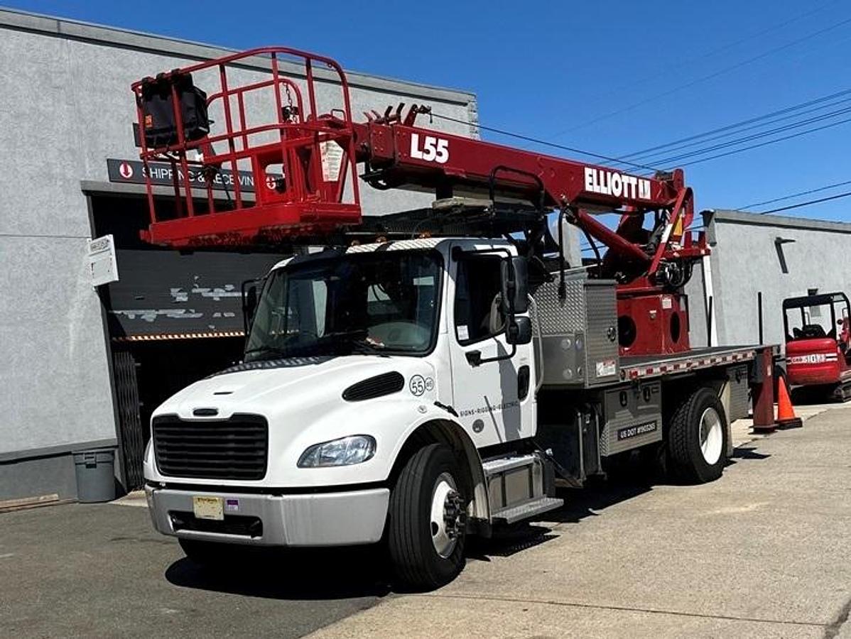 Used Elliott L55 Sign Crane on 2020 Freightliner M2-106 Non-CDL Reg Cab Flatbed Truck - ME3290