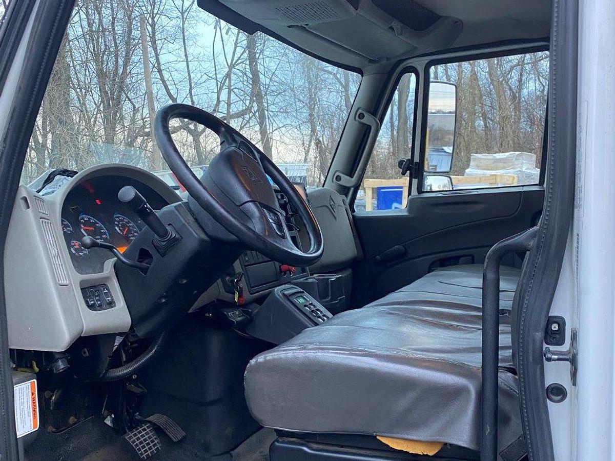 Used Altec DC47-TR Digger Derrick on 2014 International 4300 Reg Cab Utility Truck - M80826