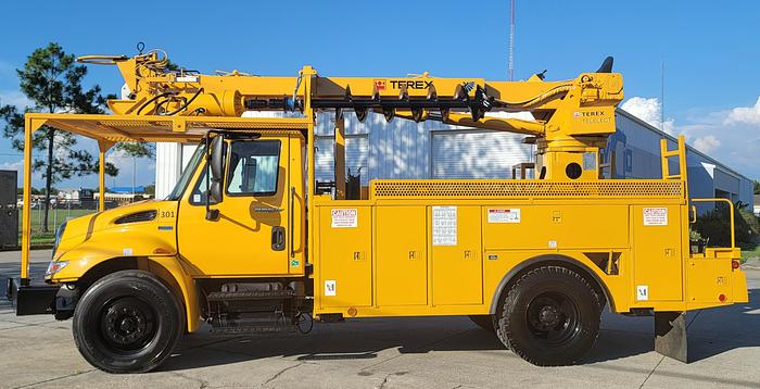 Used 2012 Terex 4045 Digger Derrick on 2012 International 4300 Reg Cab Utility Truck - F90090