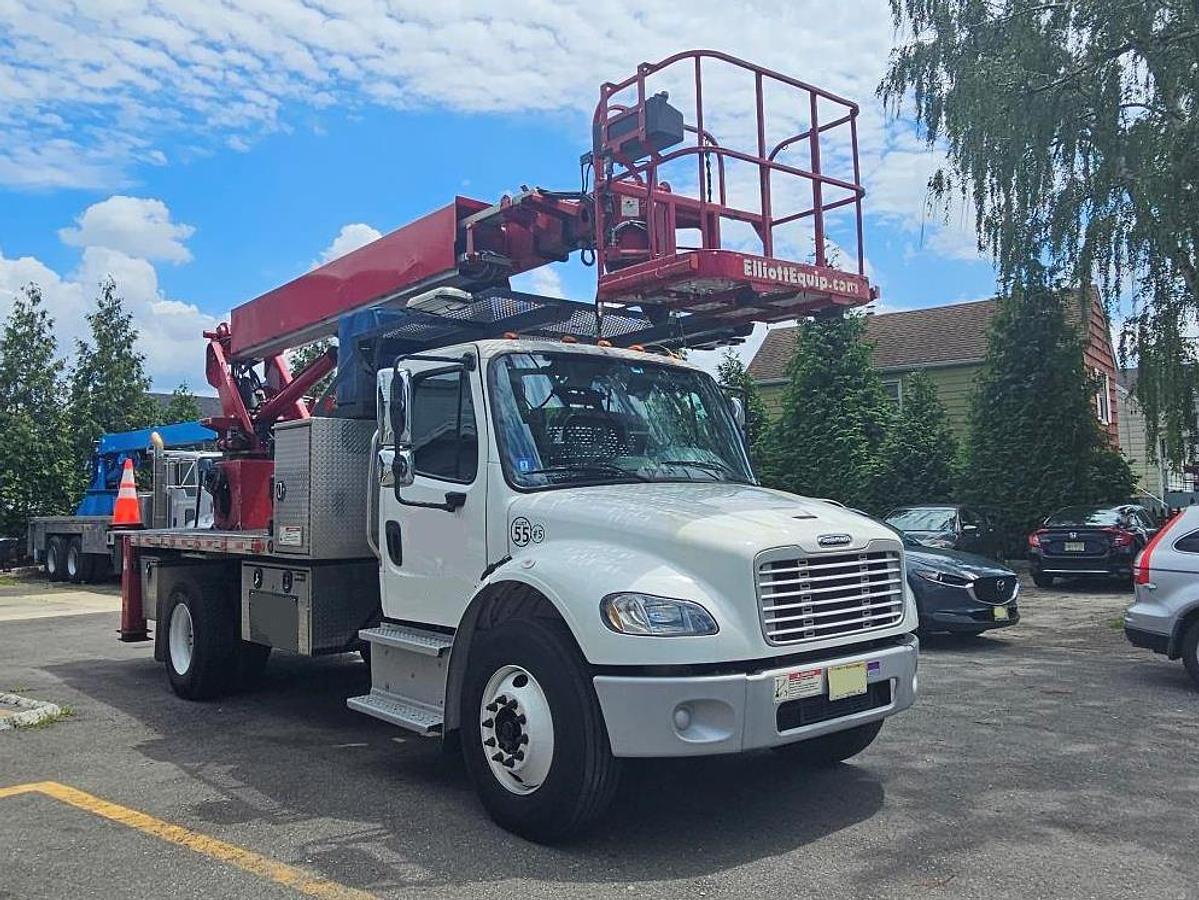 Used Elliott L55R Sign Crane on 2019 Freightliner M2-106 Reg Cab Flatbed Truck - MM6930