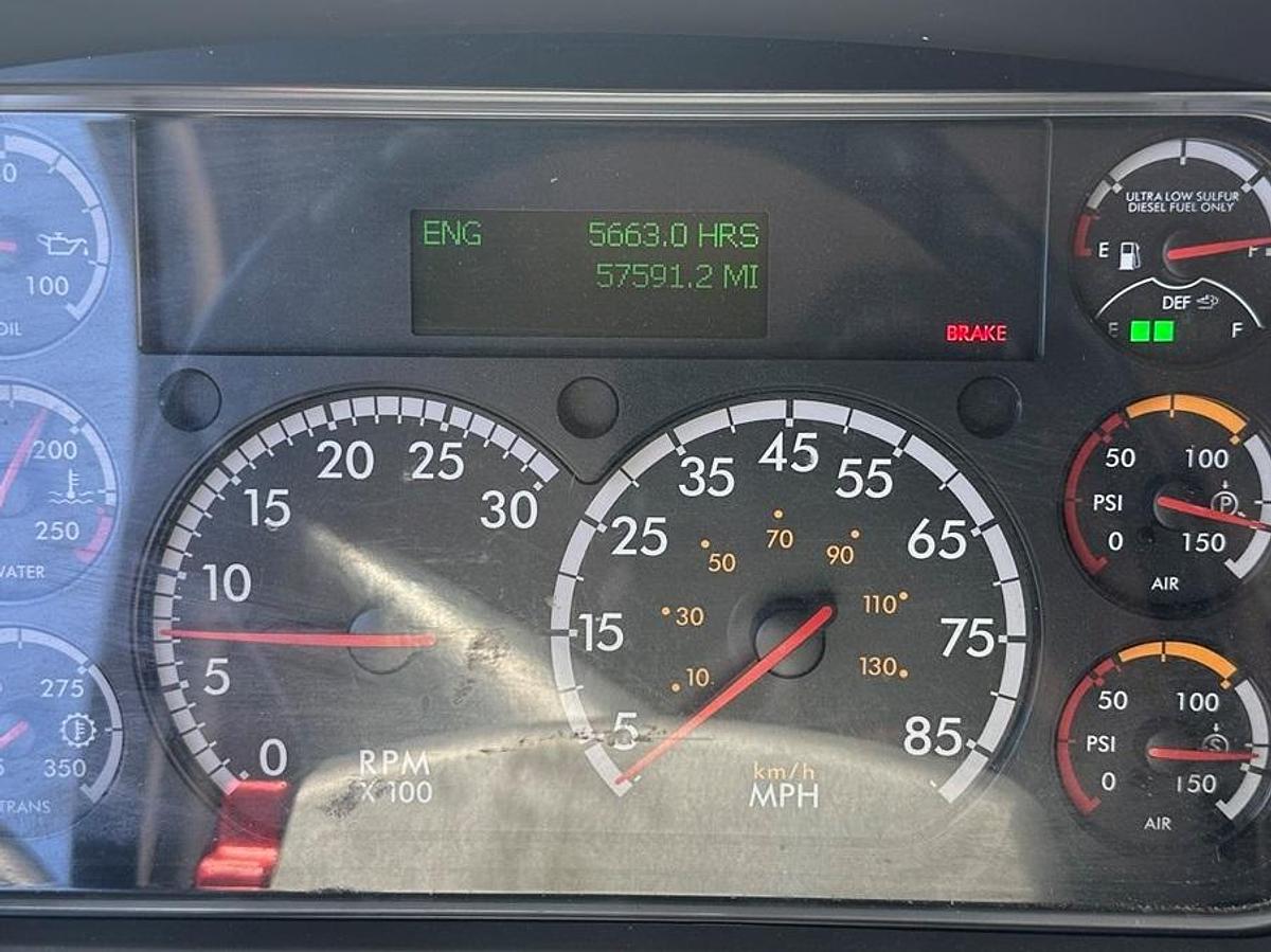 Used Elliott L55 Sign Crane on 2020 Freightliner M2-106 Non-CDL Reg Cab Flatbed Truck - ME3290