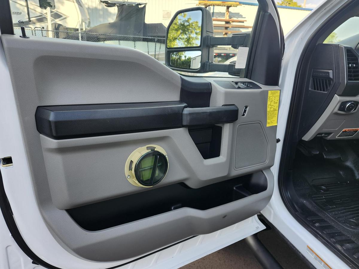 Used 2019 Altec AT48M Bucket Boom on a 2019 Ford F550 4x4 Regular Cab Utility Truck - P10412
