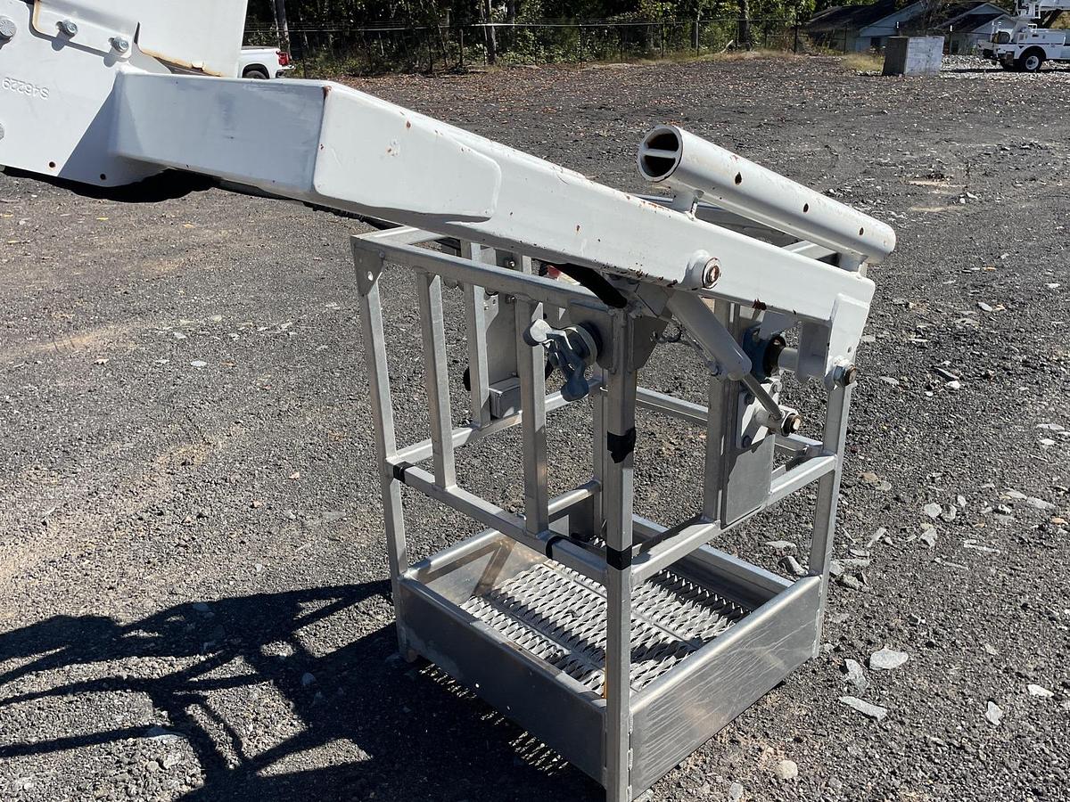 Used Posi-Plus 700-40 34 ft on 2022 Ram 5500 4x2 Cable Placer Bucket Truck - 38321