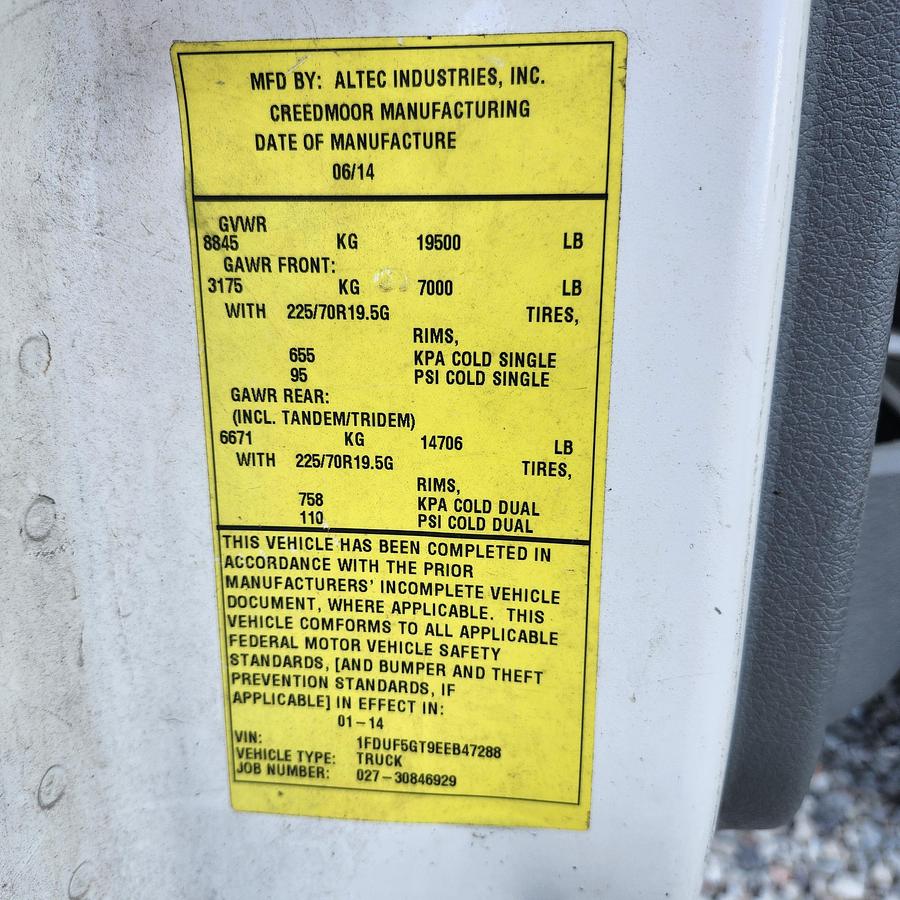 Used Altec AT40S Basket Boom on a 2014 Ford F550 Reg Cab Utility Truck - 47288