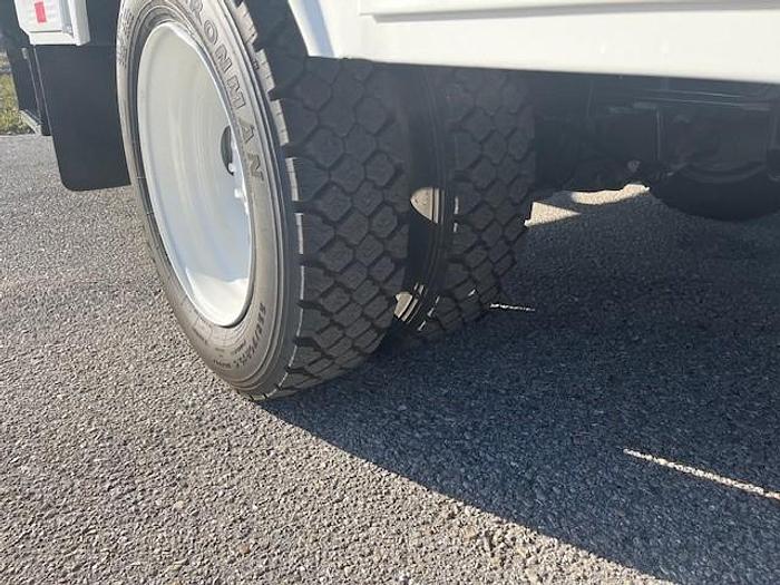 Used Altec AT200A Bucket Boom on 2014 Ford F450 Reg Cab Utility Truck - C70586