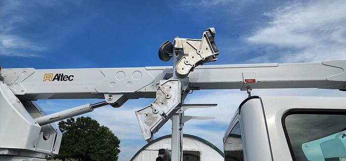 Used Altec T40P Cable Placer on 2018 Freightliner M2-106 Reg Cab Utility Truck - F3089