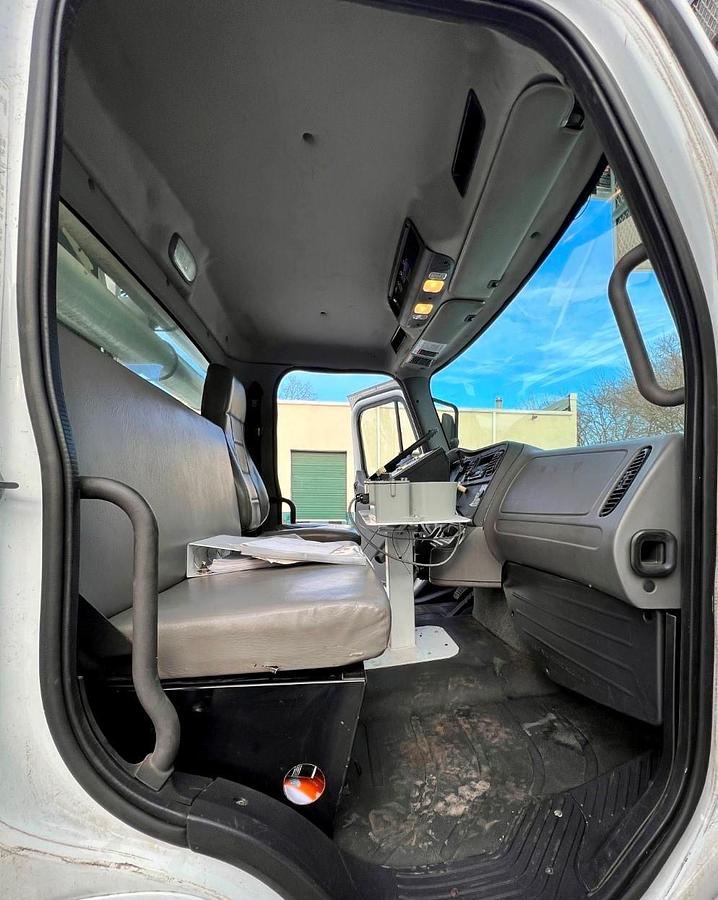 Used Altec AT40C Cable Placer on 2014 Freightliner M2-106 Reg Cab Utility Truck - S7222