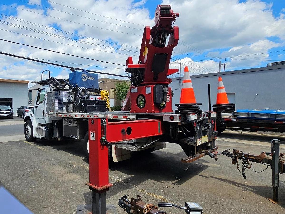 Used Elliott L55R Sign Crane on 2019 Freightliner M2-106 Reg Cab Flatbed Truck - MM6930