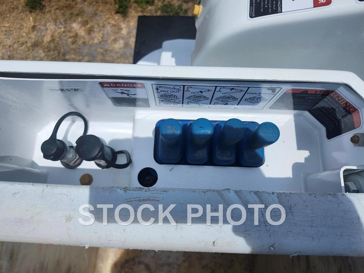 Used Altec AT48MH Bucket Truck on a 2019 Ford F550 4x4 Regular Cab Utility Truck - 15660